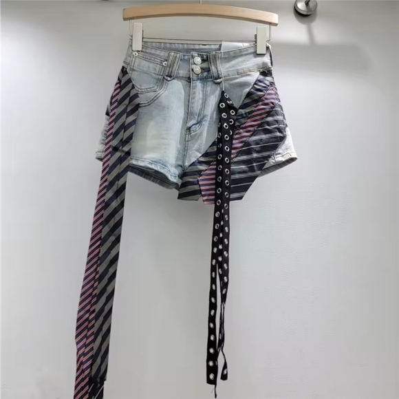 NWOT Neck Tie Patchwork Grommet Ribbon Edgy Punk Denim Jean Shorts - Picture 1 of 3